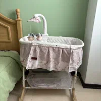 تخت کنار مادر چندکاره ملورین