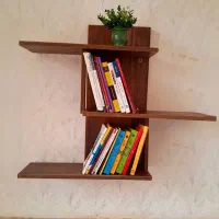 تعدای کتاب .با جا کتابی