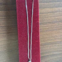زنجیر نقره نمادار