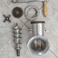 چرخ گوشت دستی چینی کاملا سالم شماره ۲۲