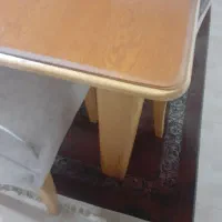 شیشه روی میز نهار خوری و اپن