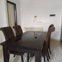 میز غذاخوری ۴ نفره سالم و تمیز