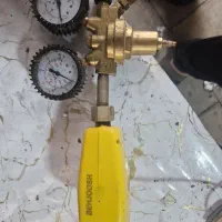 مانومتر و گرمکن co2