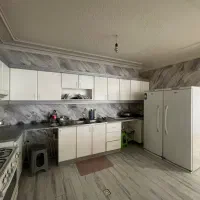 کابینت فلزی با سنگ صفحه سنگ طبیعی