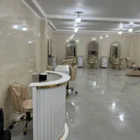 منشی سالن زیبایی