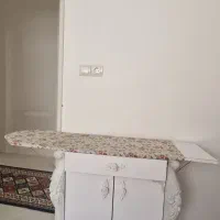 کمد چوبی با رویه میز اتو