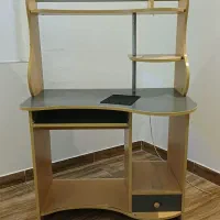 میز کامپیوتر سالم