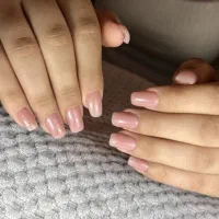 کاشت ناخن با تخفیف ویژه شب یلدا