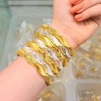 نقره‌ کهنه رورها کن/درجا پول تو حسابته حتی گل نقره
