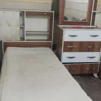 تخت و 4کشاب باهم 4تمن