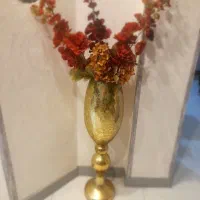 گلدان شیشه ای وگل مصنوعی