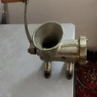 چرخ گوشت قدیمی دستی