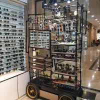دکور ویترینی عینک
