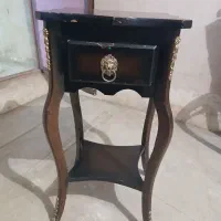 زیر تلفن چوبی