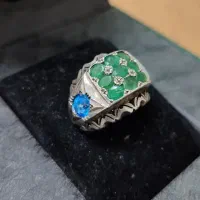 انگشتر نقره با نگین زمرد و توپاز