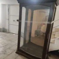 ویترین کنار سالنی