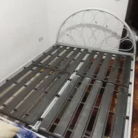 تخت دو نفره فلزی و تشک کارکرده