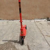 اسکوتر|دوچرخه، اسکیت، اسکوتر|قروه, |دیوار
