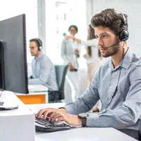 فروشنده تلفنی
