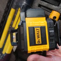 تراز لیزری ۴ خط ۱۶ لاین دیوالت حرفه ای مهندسی