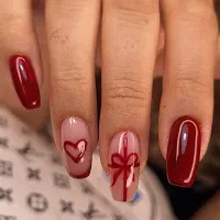 آموزش و خدمات کاشت ناخن