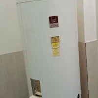 آبگرمن مخزنئ ایستاده