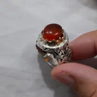انگشتر نقره عیار بالا با نگین عقیق یمنی طبیعی