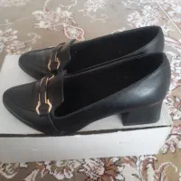 یک جفت کفش زنانه