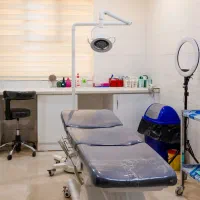 واگذاری درمانگاه تخصصی پوست و مو در پاسداران