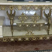 میزتلوزیون وساعت وبوفه برنجی