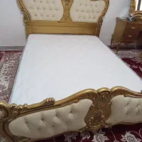 تخت خواب سلطنتی