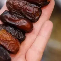 سنجاق زدن کارتن خرما