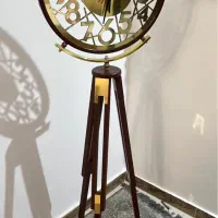 ساعت پایه دار