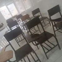 صندلی و میز در حد نو