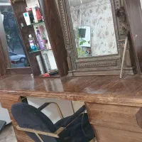 دکور آرایشگاه مردانه چوب گردو