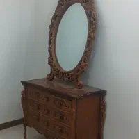 میز آرایش بهمراه آینه