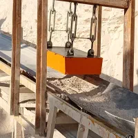 استاد کار سنگ شکن