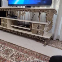 میز برنجی تلویزیون
