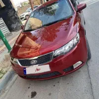 سراتو قرمز تیره ۱۳۹۵