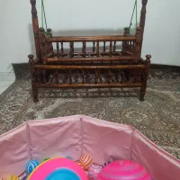 تخت و گهواره نوزاد