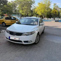 خودرو سراتو ۹۵ بدون رنگ
