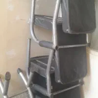 ۴عدد صندلی به همراه میز