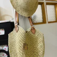 کیف و کلاه ست