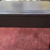 میز تحریر نشسته چوب قهوه ای