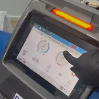 اپراتور لیزر