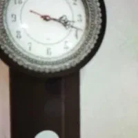دو عدد ساعت دیواری ۷۰۰ تومان