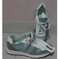 کفش کتونی مارک ۴۲