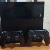 پلی استیشن 4 فت ۵۰۰ .     اکانتی دو دسته اصلی