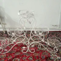 زیر گلدونی فرفورژه ویترین