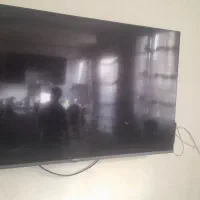 یک دستگاه تلویزیون صنام ۶۵ اینچ نیاز به تعمیر